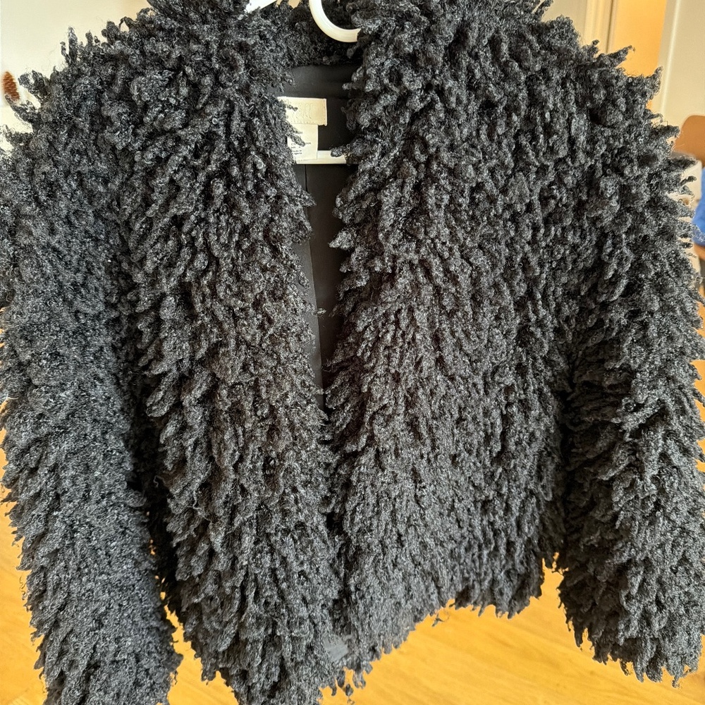 BLACK SHAGGY CARDIGAN STYLE